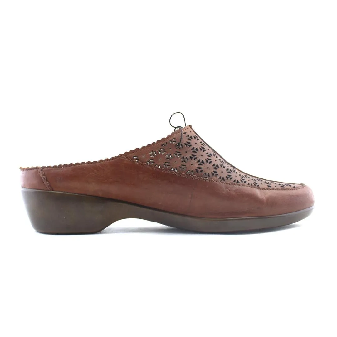 EASY SPIRIT DUSK MULE CLOGS